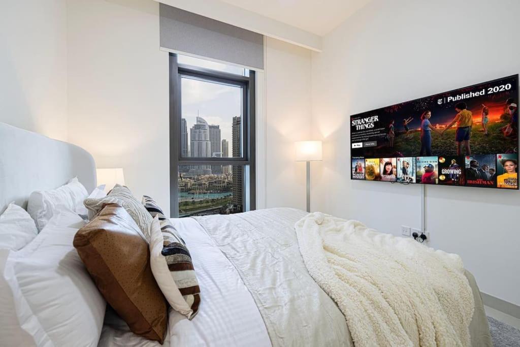 Stunning 3 Bedroom Facing Burj * Dubai
